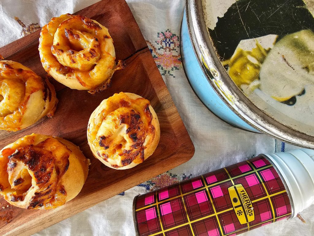 Tasty savoury pizza scrolls - Country-Wide